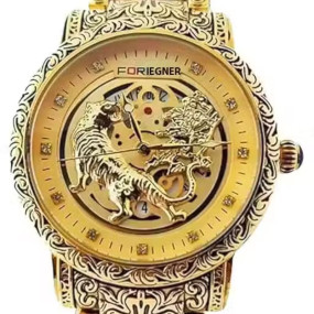 Foreigner Luxury Lion Curved Golden Dial and Chain Men's Wrist Watch Analog Watch (Golden)